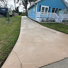 Brightening-Up-Beacon-Street-House-Wash-and-Driveway-Sidewalk-Cleaning-in-St-Augustine-FL 3