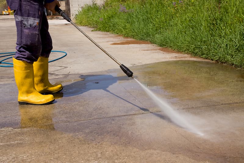 Driveway & Sidewalk Cleaning